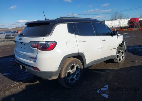 2022 Jeep Compass Trailhawk 4X4 from USA, damaged, VIN 3C4NJDDB7NT156858